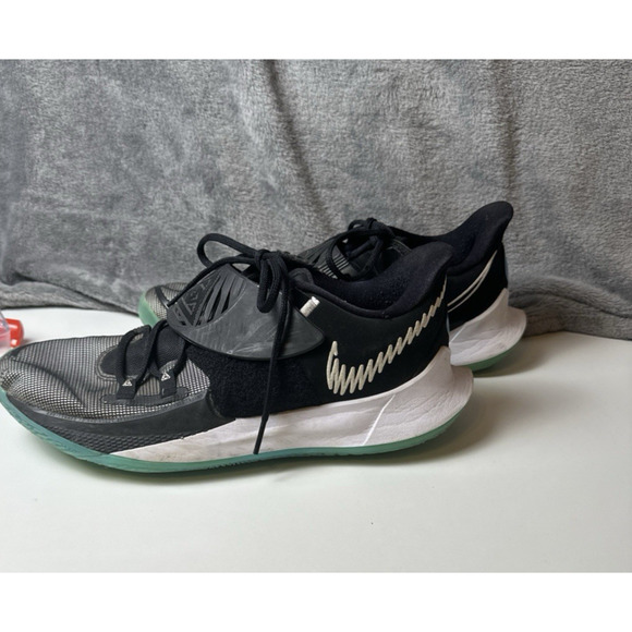 Nike Kyrie 3 Men's Low Basketball Athletic Shoes Sneakers Black Green Blue Sz 12 - Picture 9 of 16
